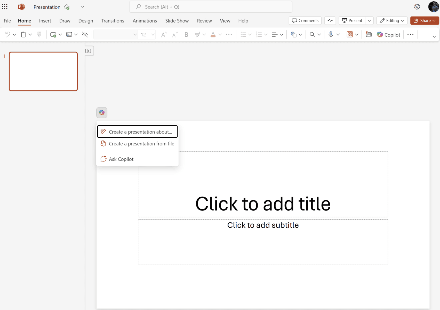 Captura de pantalla de PowerPoint Online mostrando su interfaz y herramientas principales